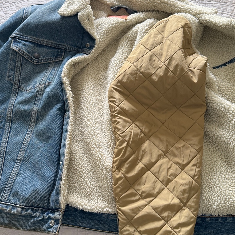 Levi's Classic Blue Denim Men's Jacket with Sherpa Lining | Size XL - Picture 12 of 13